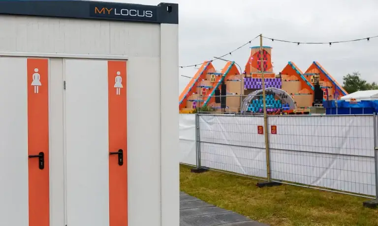 Sanitärcontainer für Veranstaltungen und VIP-Bereiche von MY LOCUS